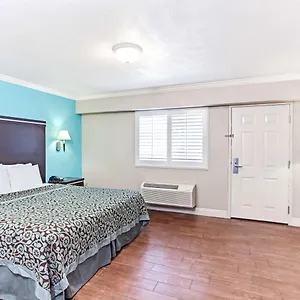 Inn&suites Long Beach